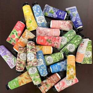 Set of 4 Hand Cream - Assorted Scents